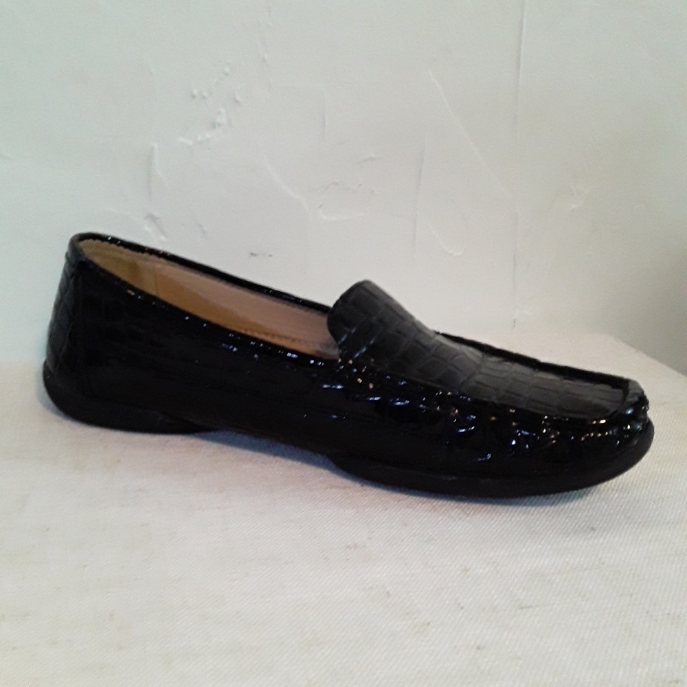 Pierre Dumas Alligator Loafers - Picture 2 of 8